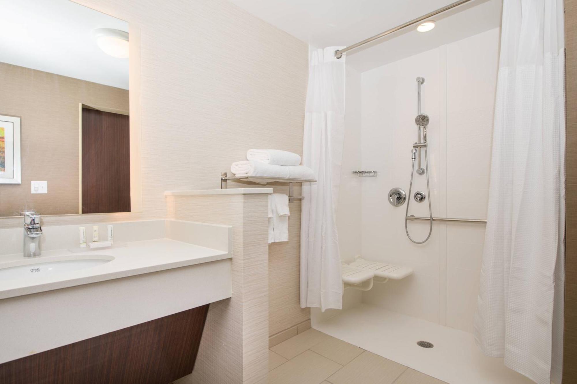 Hotel Fairfield & By Marriott Dayton