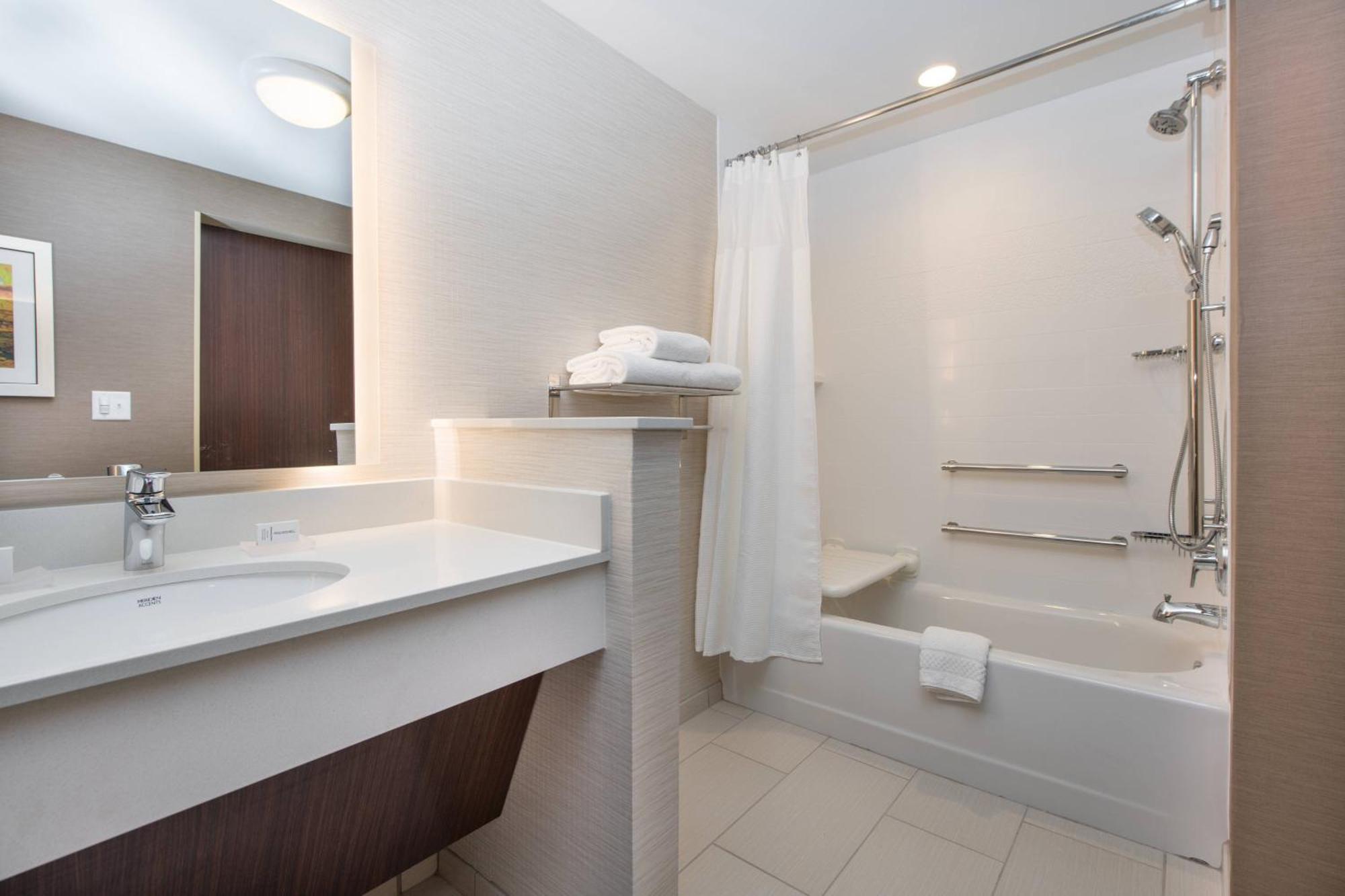 Fairfield & By Marriott Hotel 3*