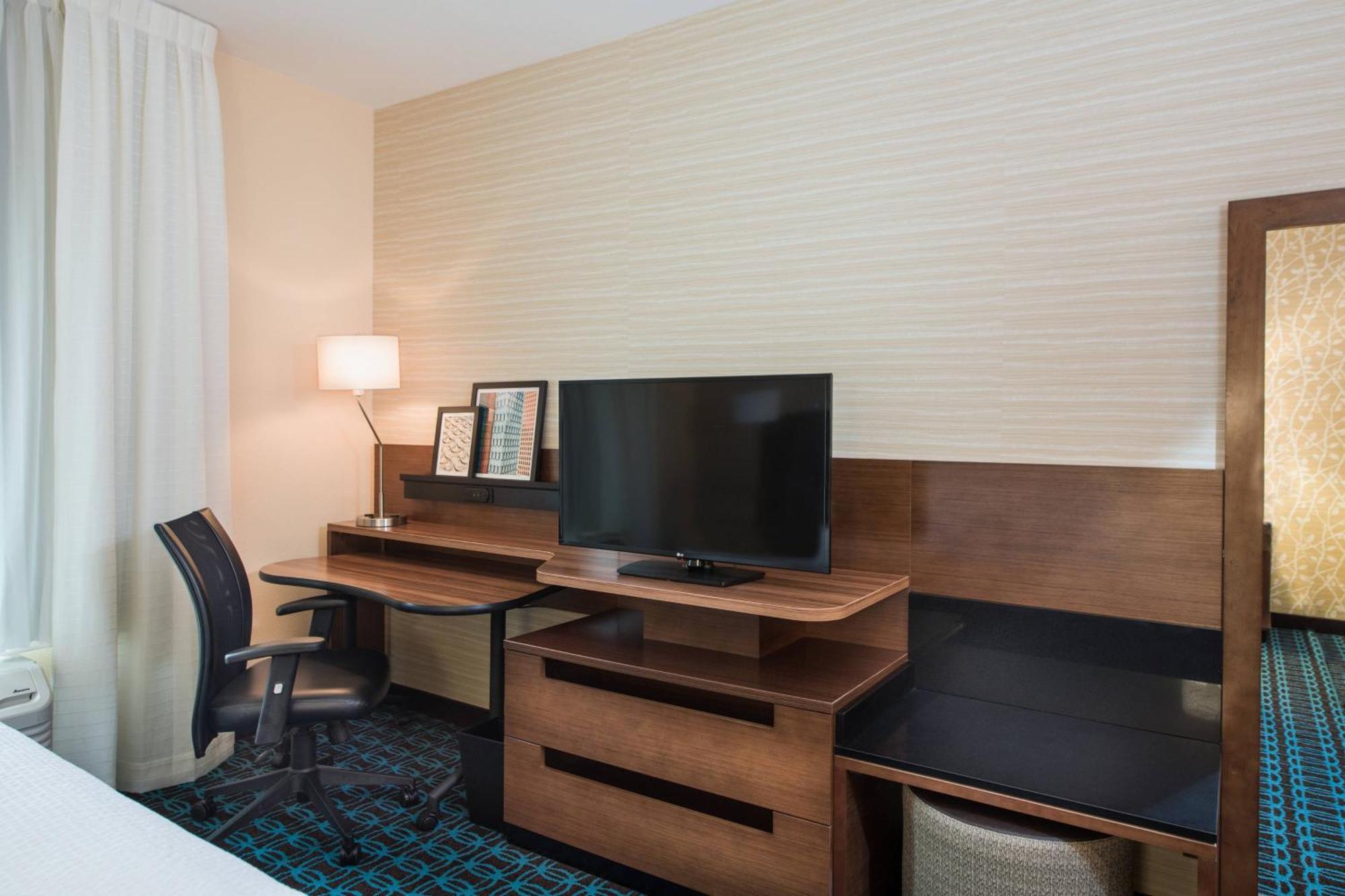 Fairfield & By Marriott